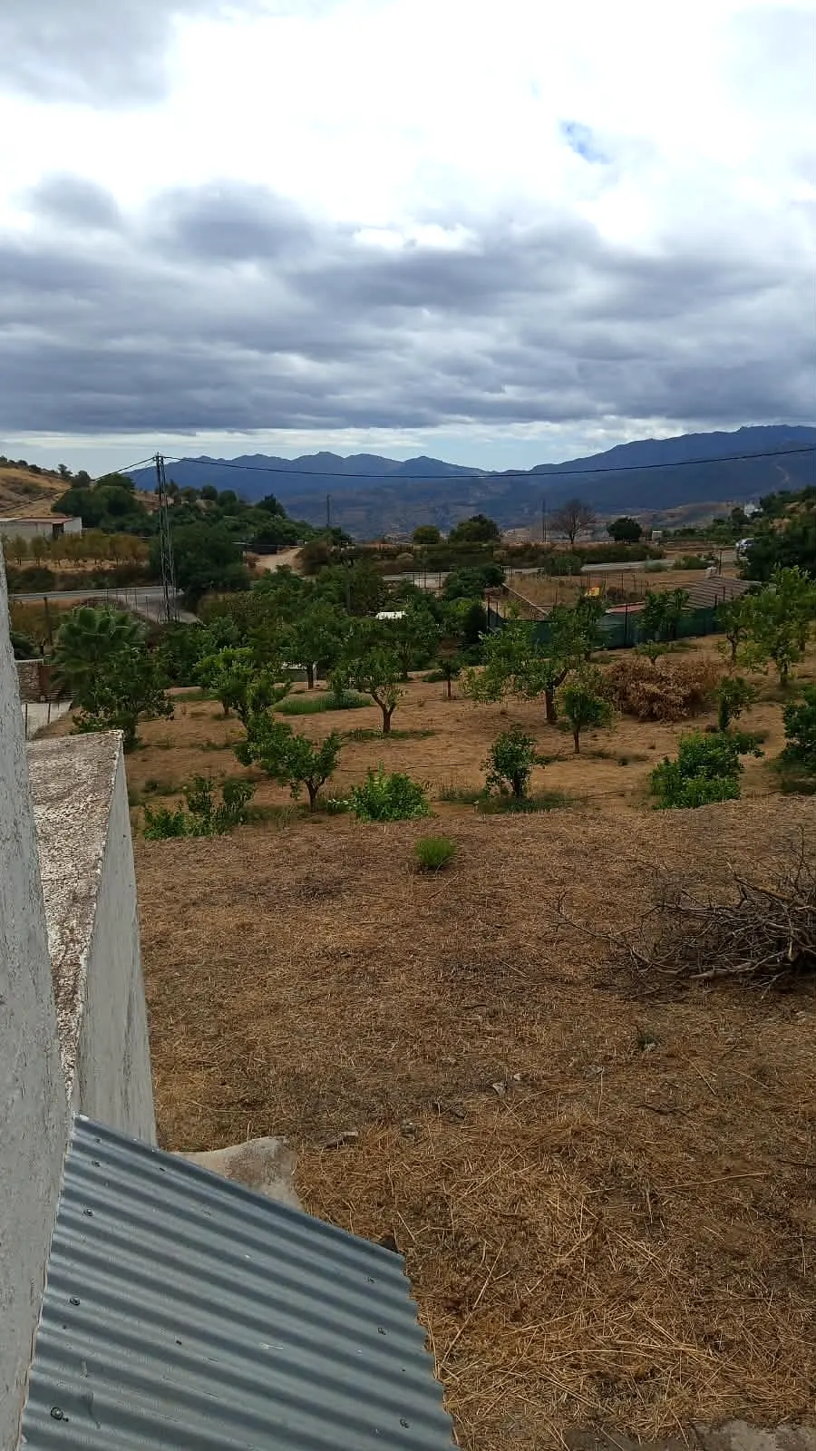 Casa de campo con 2.000 m² de terreno junto a Alozaina - Foto 2