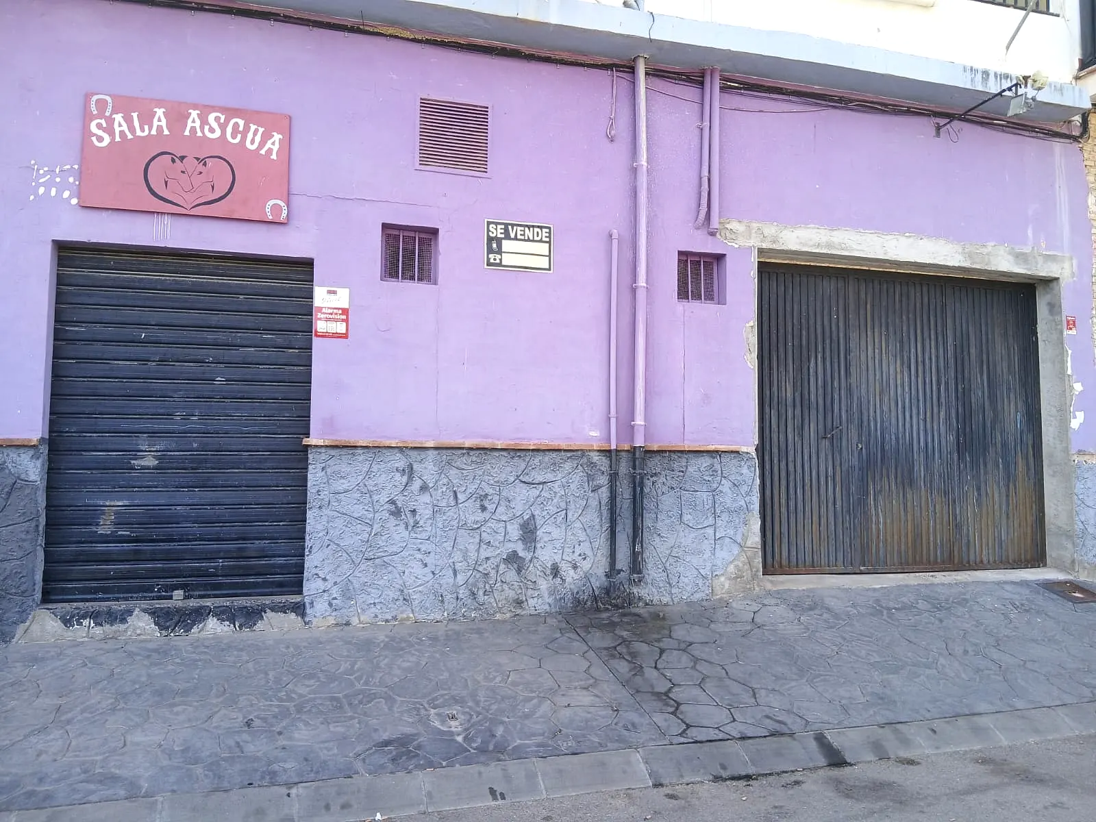 Antiguo pub de 164 m² en el centro de Alozaina